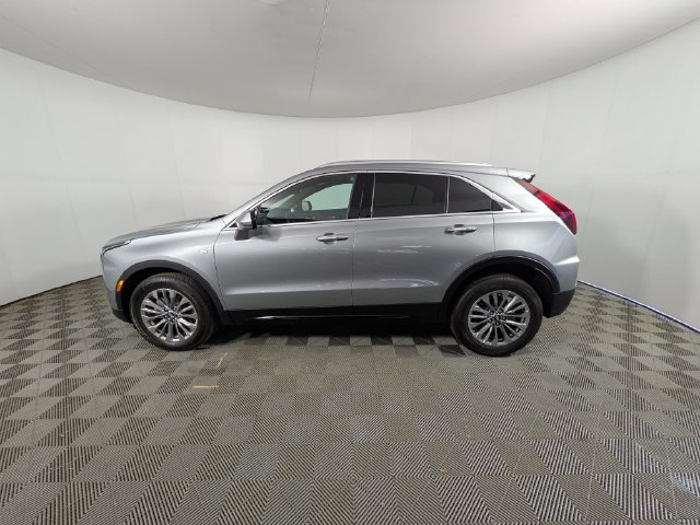 Used 2024 Cadillac XT4 Premium Luxury w/ Cold Weather Package AWD/4WD image 18