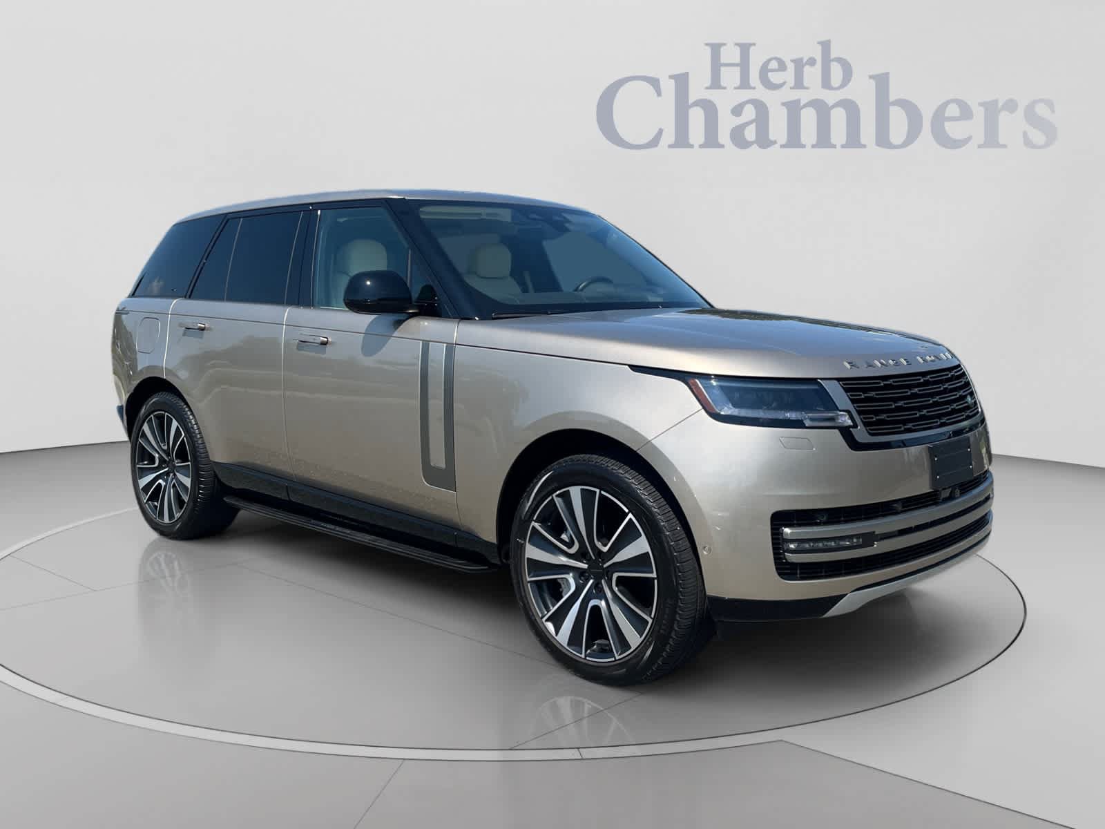 Used 2026 Land Rover Range Rover SE AWD/4WD image 1