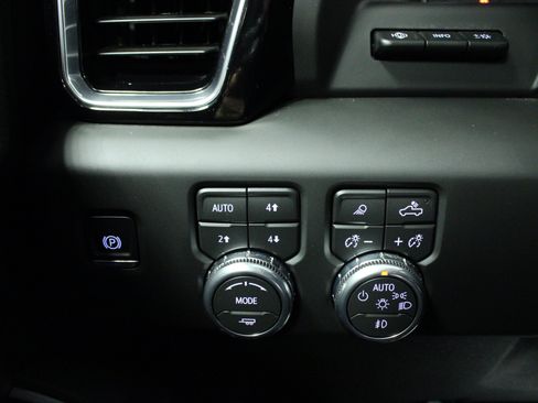 Used 2026 GMC Sierra 2500 Denali w/ Denali Reserve Package AWD/4WD image 21