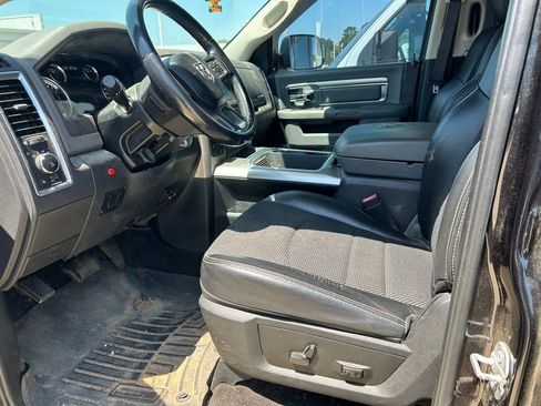 Used 2018 RAM 1500 Lone Star AWD/4WD image 3
