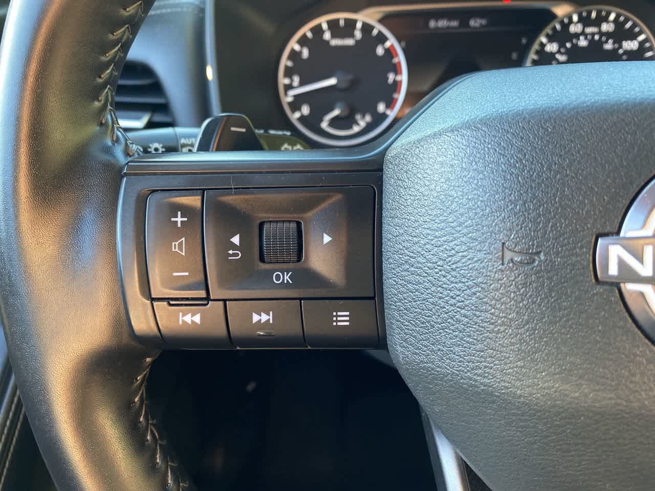 Used 2025 Nissan Rogue SV AWD/4WD image 19