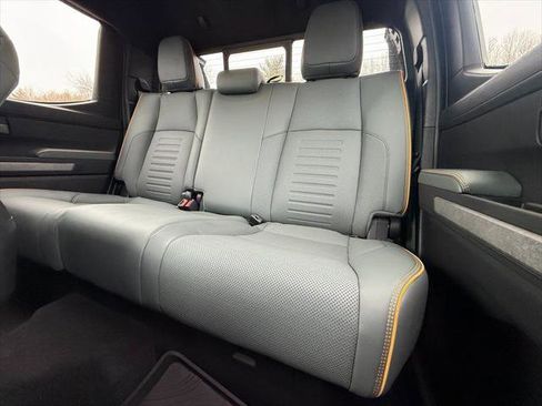 Used 2025 Toyota Tacoma Trailhunter image 9