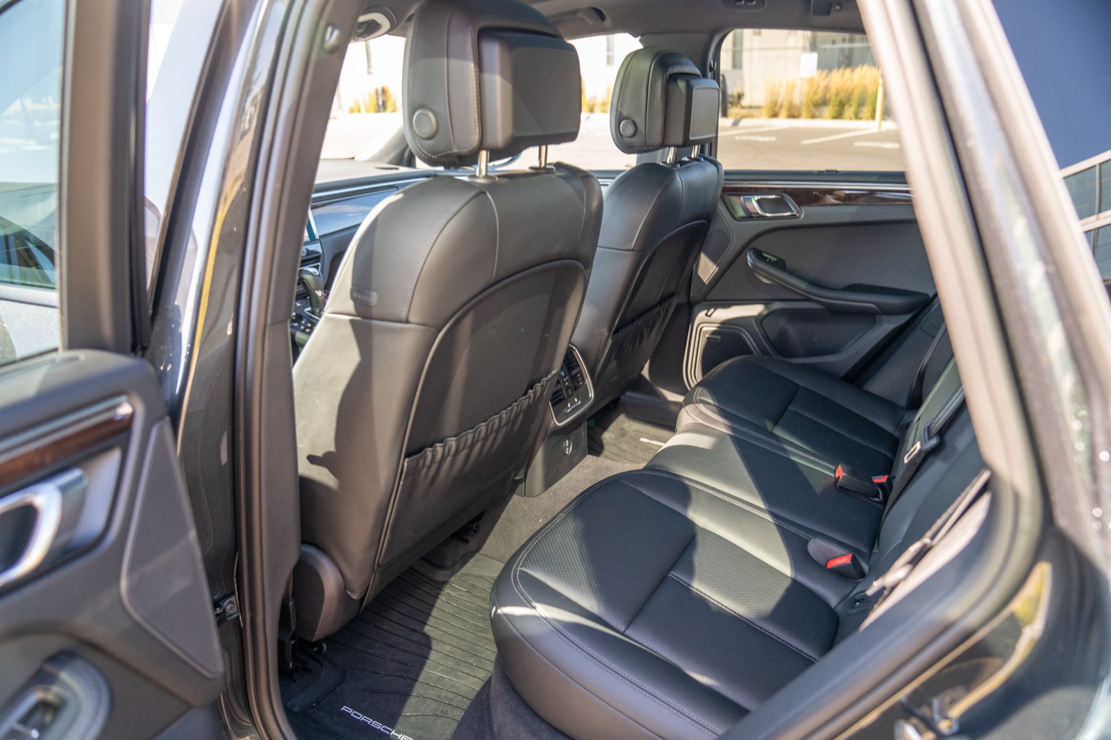 Certified 2026 Porsche Macan AWD/4WD image 22