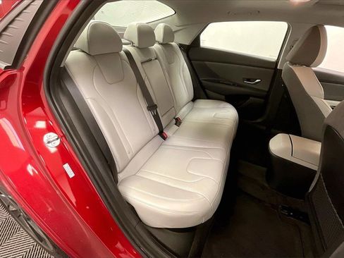 Used 2023 Hyundai Elantra Limited image 14