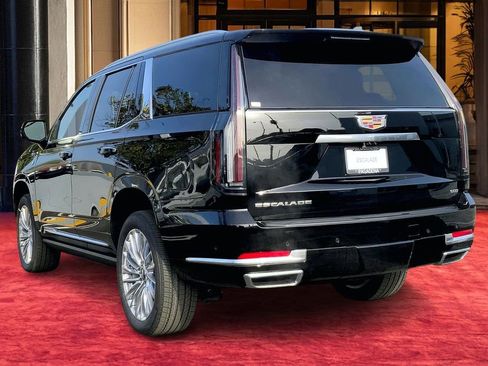 New 2026 Cadillac Escalade Luxury image 4