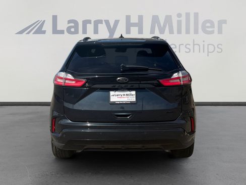 Used 2022 Ford Edge SE w/ Black Appearance Package AWD/4WD image 4
