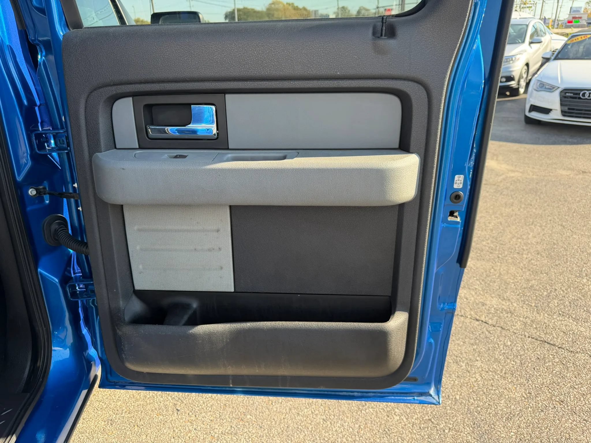 Used 2013 Ford F150 XLT w/ Luxury Equipment Group AWD/4WD image 30