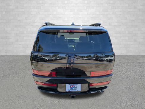 Used 2025 Hyundai Santa Fe Calligraphy image 3