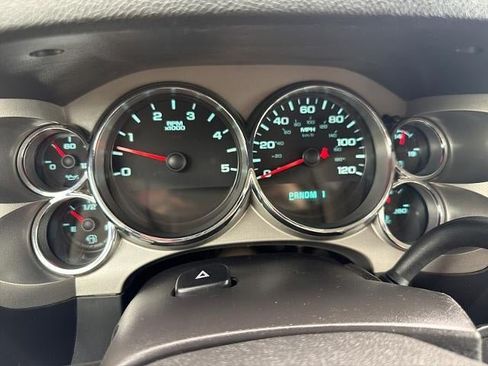 Used 2014 GMC Sierra 2500 SLE w/ SLE Preferred Package AWD/4WD image 26