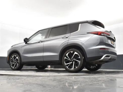 Used 2024 Mitsubishi Outlander FWD image 12