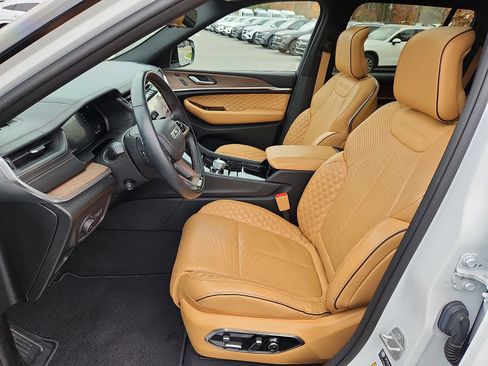 Used 2022 Jeep Grand Cherokee Summit w/ Adv Protech Group IV image 14