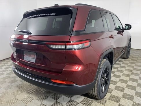 New 2025 Jeep Grand Cherokee Altitude image 2