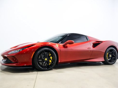 Used 2022 Ferrari F8 Tributo RWD image 2