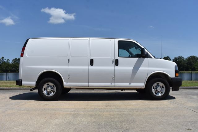 Used 2021 Chevrolet Express 2500 w/ Driver Convenience Package RWD image 3