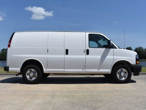 Used 2021 Chevrolet Express 2500 w/ Driver Convenience Package RWD image 3