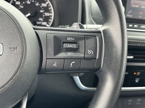 Used 2021 Nissan Rogue S image 30