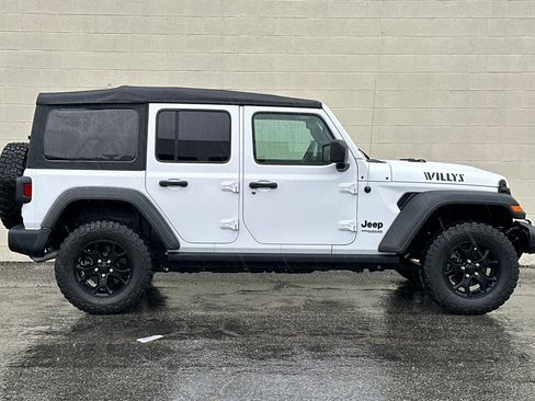 Used 2021 Jeep Wrangler Unlimited Sport image 3