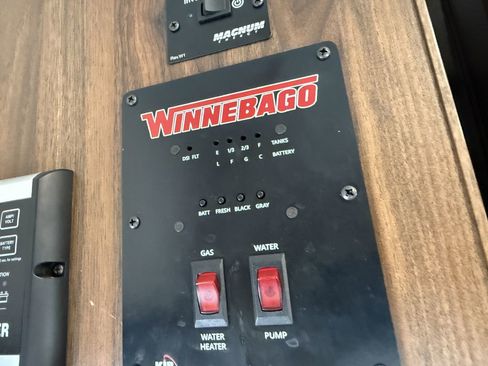 Used 2019 Mercedes-Benz Sprinter 170 image 36