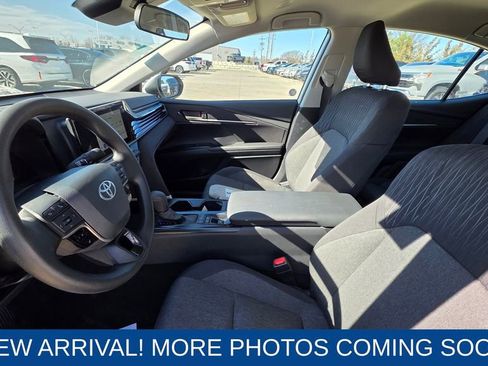 Used 2025 Toyota Camry LE image 11