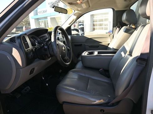 Used 2014 Chevrolet Silverado 3500 W/T w/ Snow Plow Prep Package image 11