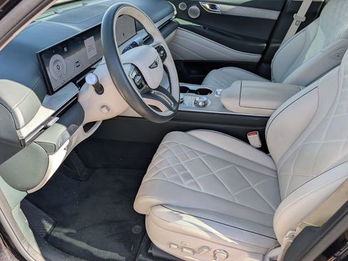 Used 2025 Genesis GV80 3.5T Prestige image 10