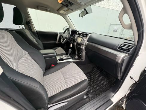 Used 2015 Toyota 4Runner SR5 image 26