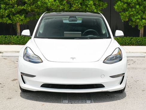 Used 2023 Tesla Model 3 Standard Range RWD image 2