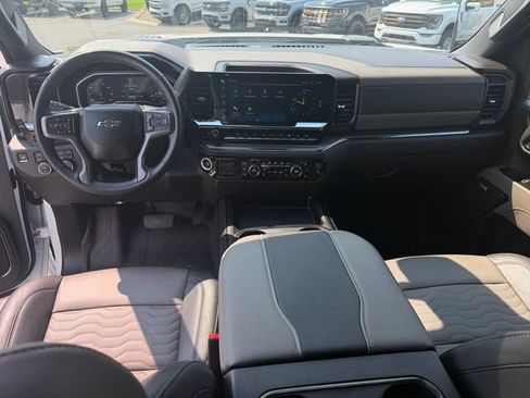 Used 2024 Chevrolet Silverado 2500 ZR2 w/ Technology Package AWD/4WD image 21