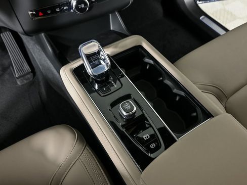 Used 2026 Volvo XC90 B6 Plus w/ Protection Package Premier image 18