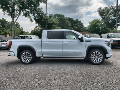Used 2026 GMC Sierra 1500 Denali AWD/4WD image 9