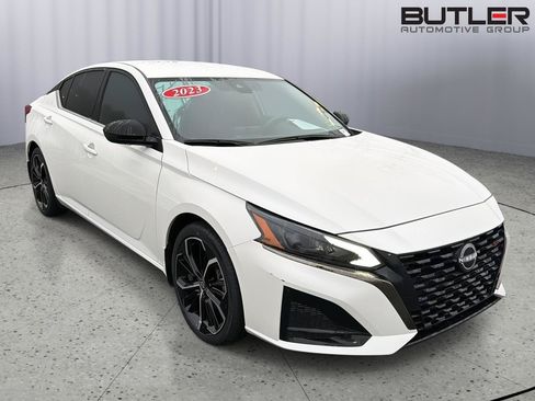 Used 2023 Nissan Altima 2.5 SR FWD image 11
