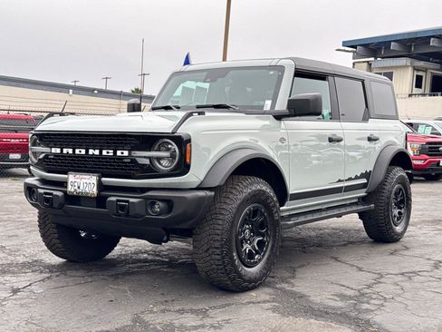 Certified 2023 Ford Bronco Wildtrak AWD/4WD image 4