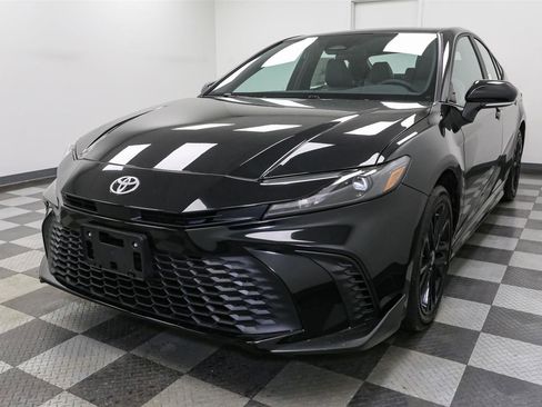 New 2026 Toyota Camry SE image 4