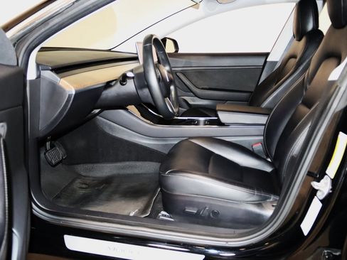 Used 2018 Tesla Model 3 Long Range image 32