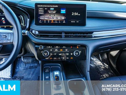 Used 2025 INFINITI QX60 Luxe image 40