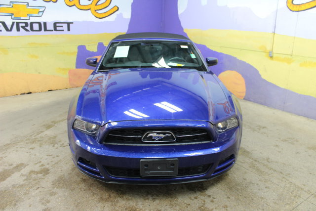 Used 2013 Ford Mustang Premium RWD image 3
