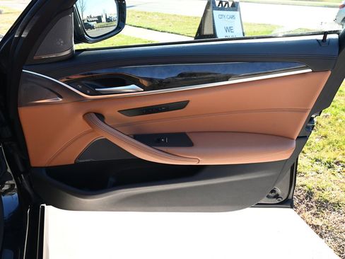 Used 2022 BMW M550i xDrive w/ Premium Package image 49