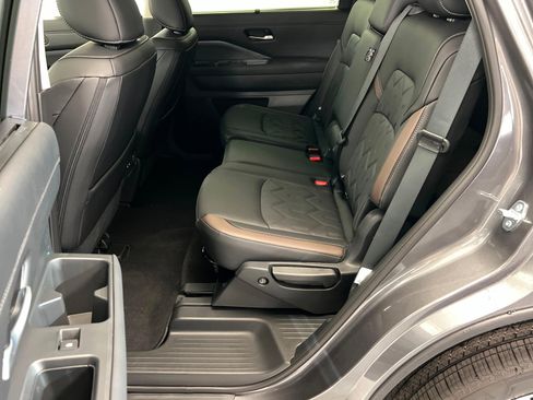 New 2026 Nissan Pathfinder Platinum AWD/4WD image 21