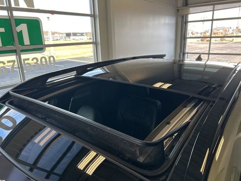 Used 2025 Kia Sorento SX Prestige image 36