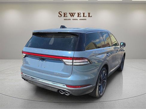 New 2025 Lincoln Aviator Reserve w/ Equipment Group 201A image 4