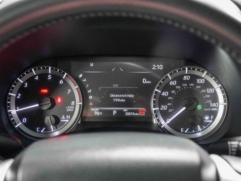 Used 2025 Toyota Highlander LE FWD image 24