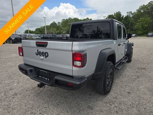 Used 2023 Jeep Gladiator Sport AWD/4WD image 4