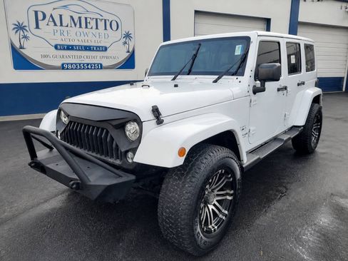 Used 2017 Jeep Wrangler Unlimited Sahara w/ Connectivity Group AWD/4WD image 2