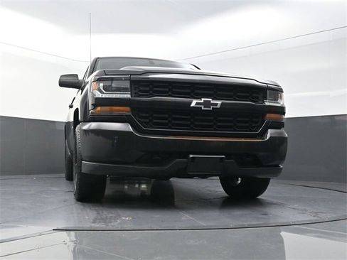 Used 2018 Chevrolet Silverado 1500 W/T w/ Black Out Edition image 18