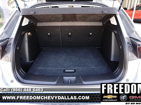 Certified 2025 Chevrolet Trax LT w/ Driver Confidence Package FWD image 40