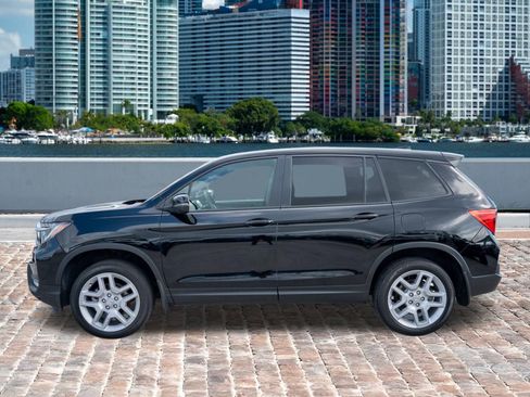 Certified 2025 Honda Passport EX-L image 9