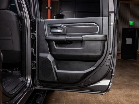 Used 2025 RAM 3500 Big Horn image 39