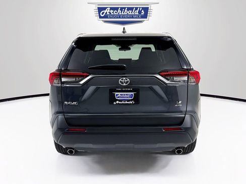 Used 2025 Toyota RAV4 LE AWD/4WD image 5