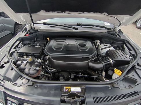 Used 2018 Jeep Grand Cherokee Altitude RWD image 30