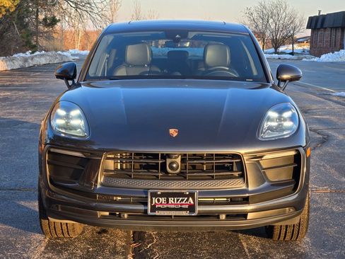 Used 2025 Porsche Macan image 10